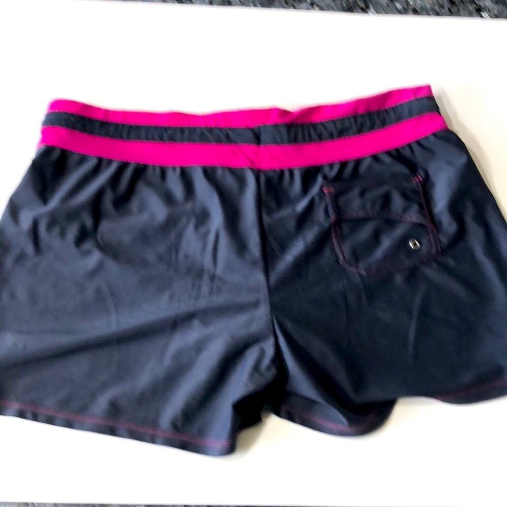 Free Country Shorts with Drawstrings - Picture 2 of 5